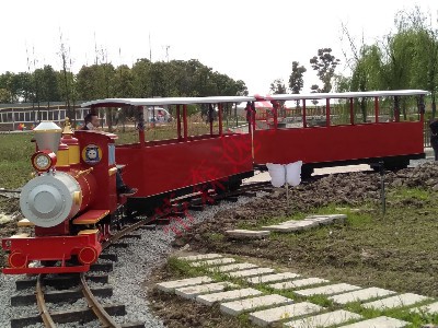精品旅游必將打造一條屬于自己特色的軌道交通小火車(chē)