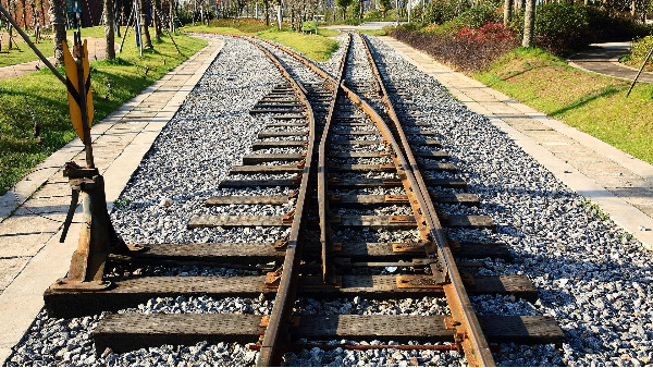 沒有搞清楚軌道結(jié)構(gòu)前就談價(jià)格，那就是耍流氓