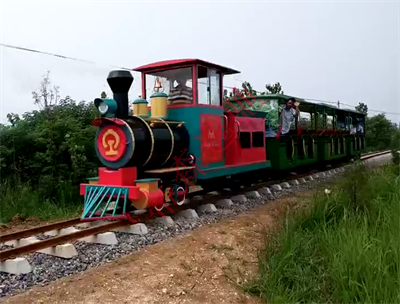 見紅軌道觀光車